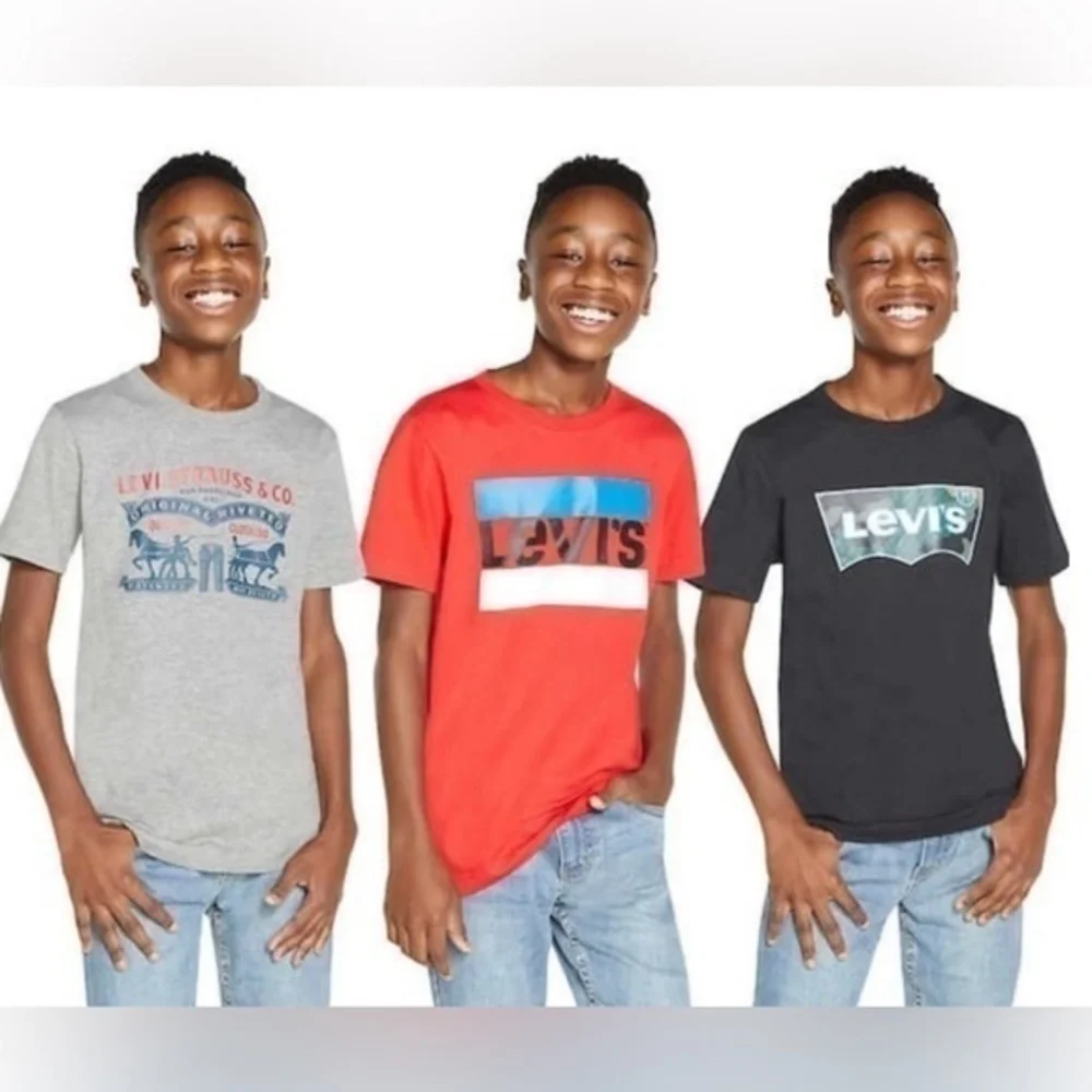 NWT Levi’s youth size large (14/16) three pack short sleeve logo tshirts